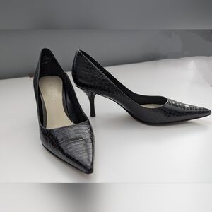 Nine West Black Crocodile Textured Nuncio Pointed Toe Heels/Pumps (Adult Size 5)